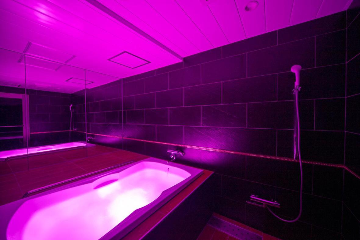 Noah Grande (Adults Only) Hotel Осака Екстериор снимка